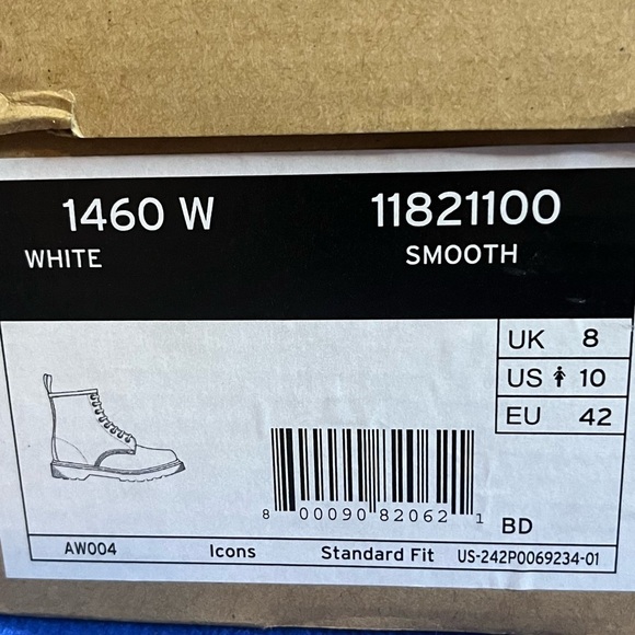 Dr. Martens Women's 1460 Smooth Leather Lace Up Boots, Size 10 - Picture 11 of 11